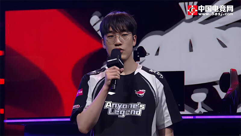 野王覺醒！Tarzan賽后獨(dú)家解密：3-0碾壓BLG的野區(qū)統(tǒng)治秘